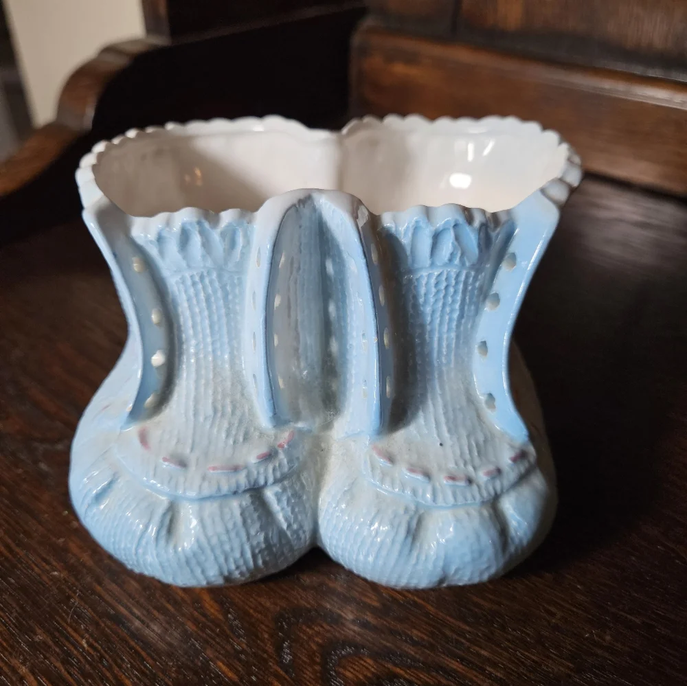 Vintage Inarco Ceramic Baby Shoe Planter .